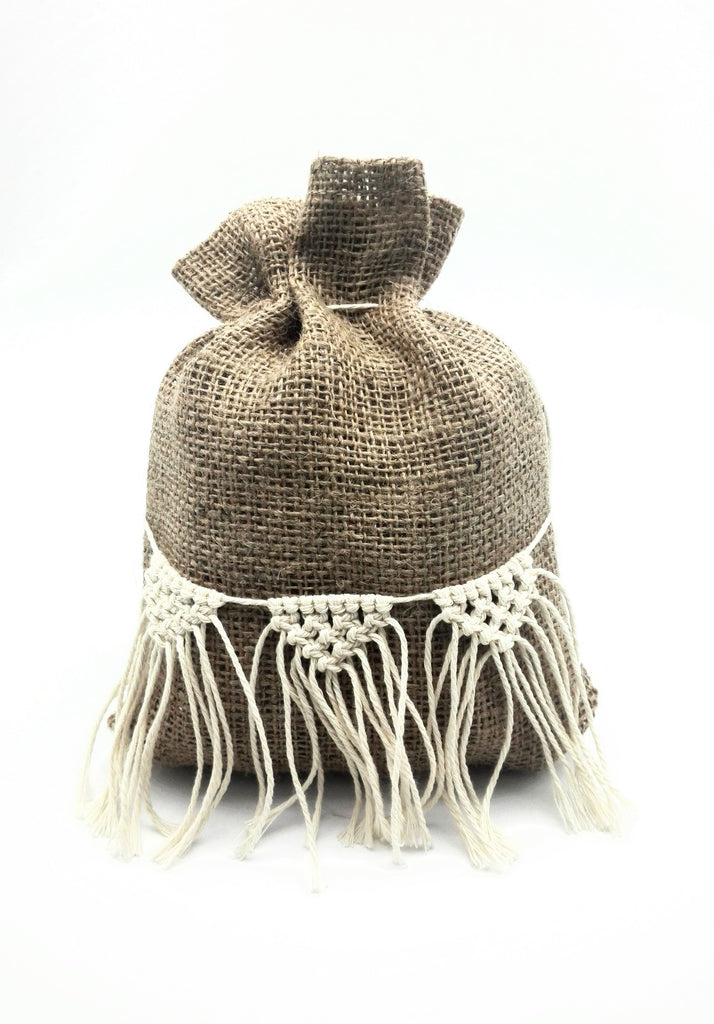 Sacchetto in juta con inserto in macramé